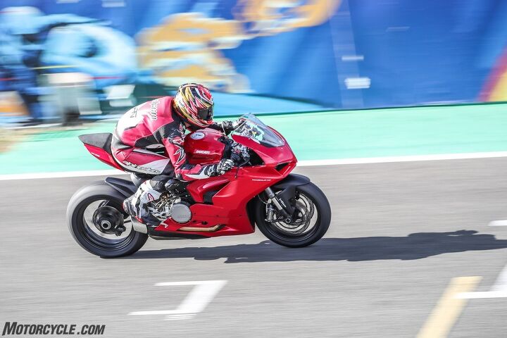 2020 ducati panigale v2 review first ride, The space between the tank and the back of the seat might be longer but it s still not long enough