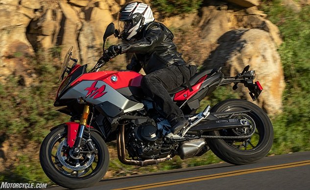 2020 BMW F 900 R and F 900 XR Review – First Ride