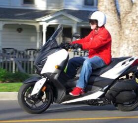 sikkerhedsstillelse gøre ondt halstørklæde Top 5 Maxi-Scooters | Motorcycle.com