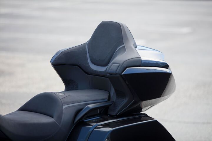2021 honda gold wing and gold wing tour first look, The top trunk on the Gold Wing Tour is wider taller and longer increasing storage while offering a taller thicker seat for improved passenger comfort