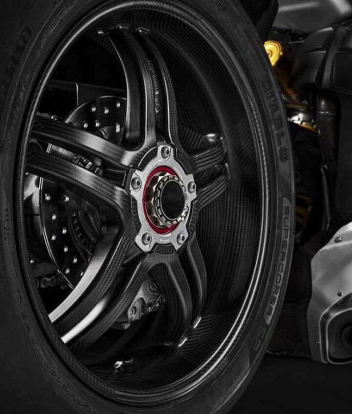 the ducati streetfighter v4 is getting an sp version for 2022