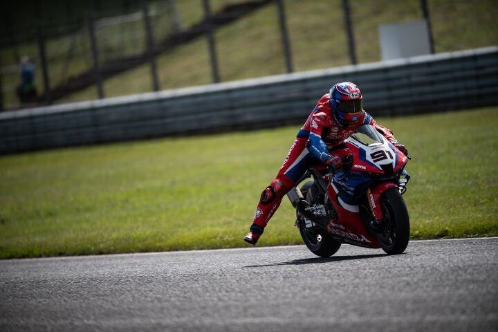 ask mo anything what s the point of the leg dangle, Perhaps the most egregious leg dangler is current HRC World Superbike rider Leon Haslam Look how far he sticks his leg out there Photo HRC