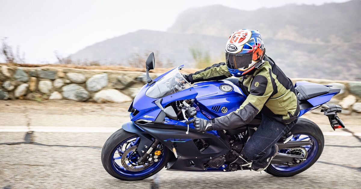 Whats The 2022 Yamaha R7 Like To Ride On The Street?