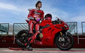 2022 Ducati Panigale V4 and Panigale V4 S First Look