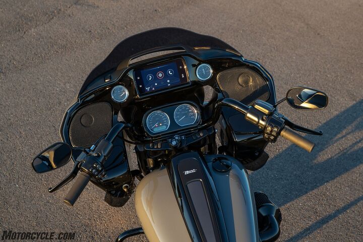 2022 harley davidson road glide st and street glide st first ride, The Road Glide s frame mounted fairing places the infotainment screen up high and the gauges down low See the Street Glide picture below for comparison