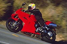 church of mo 2002 honda vfr interceptor first ride, Though this new Interceptor weighs in a claimed 24 pounds heavier than last year s model the new machine doesn t allow the rider to notice the extra heft