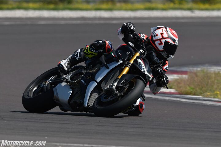 2022 ducati streetfighter v4 sp review first ride, On the SP the carbon wheels make a noticeable difference in how easy the bike can change directions