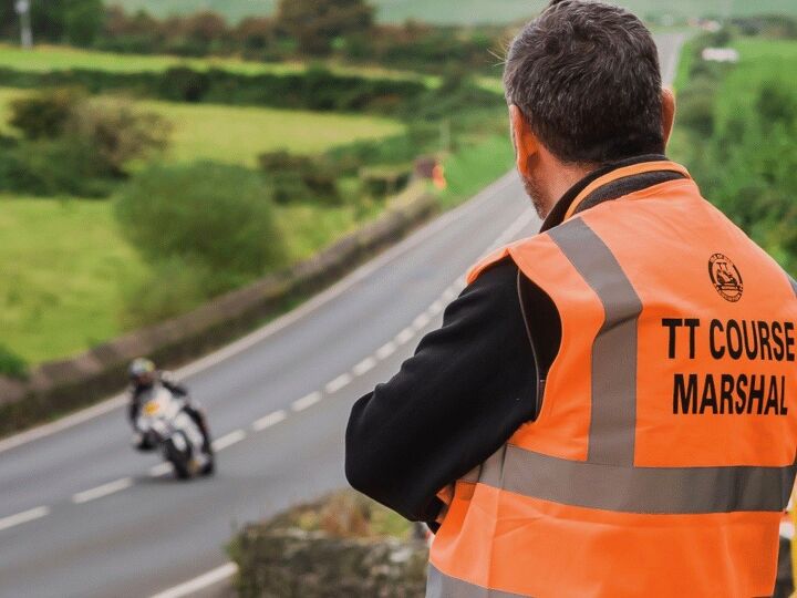 out and about at the isle of man tt 2022 part 1, The Orange Army makes the races possible