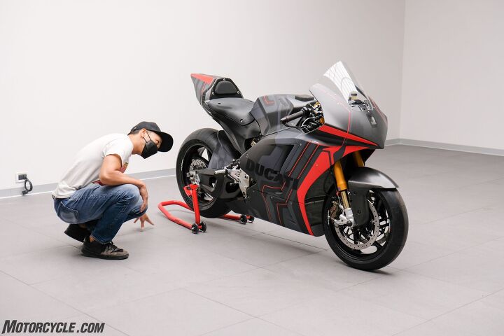 world exclusive ducati v21l motoe prototype first look, There s a lot going on behind the fairings
