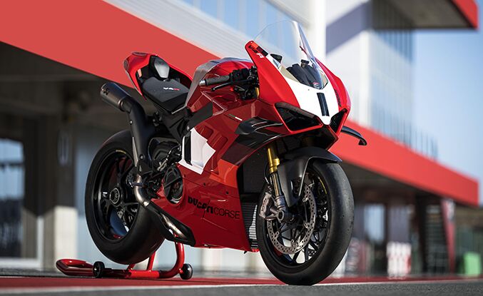 2023 Ducati Panigale V4 R First Look