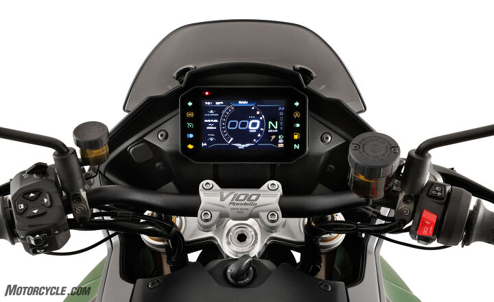 2023 moto guzzi v100 mandello s review first ride, A well appointed cockpit with no fluff