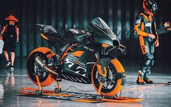Limited Production 2023 KTM RC 8C – First Look