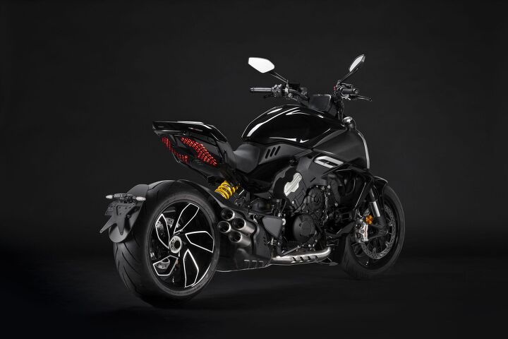 2023 ducati diavel v4 first look