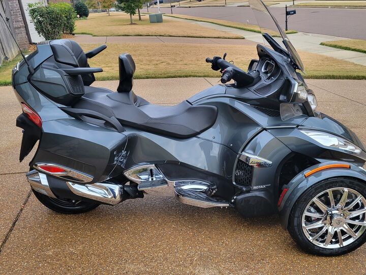 2018 can am touring motorcycle spyder rt limited se6