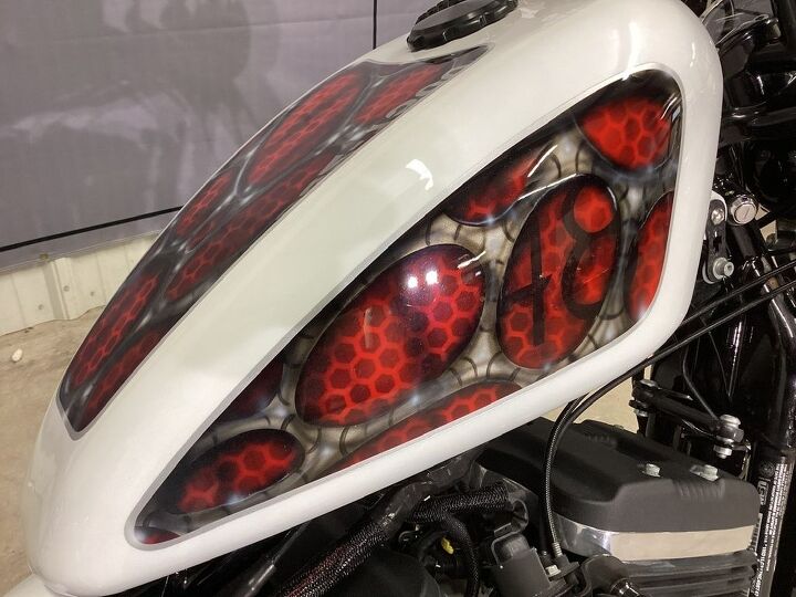 wow factor only 7193 miles custom painted tank custom aftermarket exhaust high