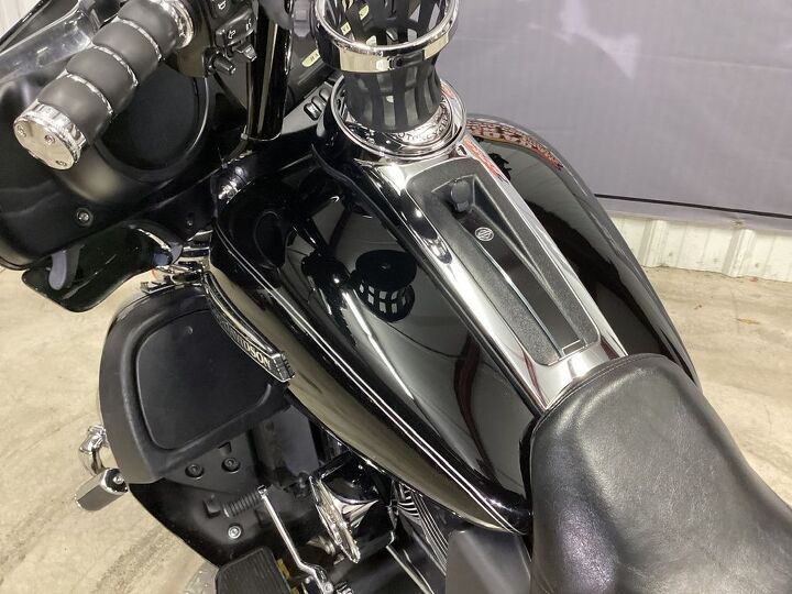 54 650 miles 1 owner vance and hines exhaust contrast cut high flow intake