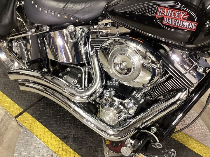 only 12 977 miles 1 owner vance and hines exhaust high flow intake chrome