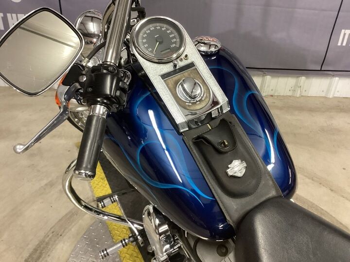 only 27 765 miles custom blue flamed paint vance and hines 2 into 1 pro pipe
