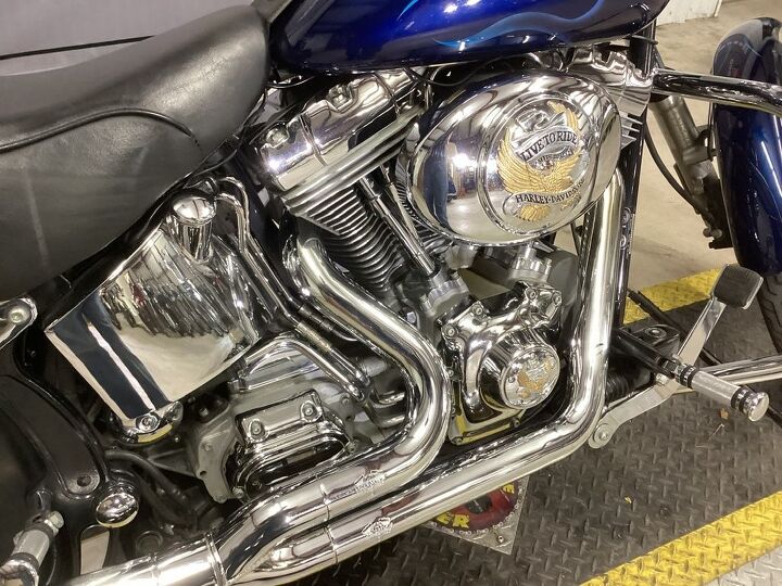 only 27 765 miles custom blue flamed paint vance and hines 2 into 1 pro pipe