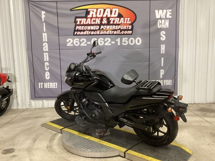 1 owner 26 748 miles abs automatic riders backrest rider floorboards and