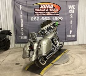 wow factor only 9791 miles chrome factory wheels painted to match upper fairing