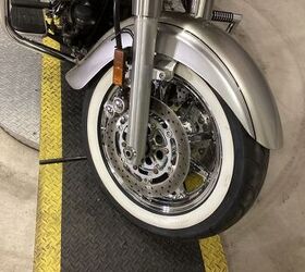wow factor only 9791 miles chrome factory wheels painted to match upper fairing