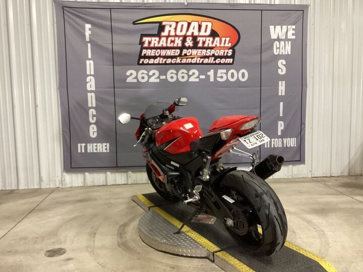 1 owner only 6 007 miles yoshimura carbon fiber exhaust rear tire hugger