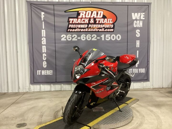1 owner only 6 007 miles yoshimura carbon fiber exhaust rear tire hugger