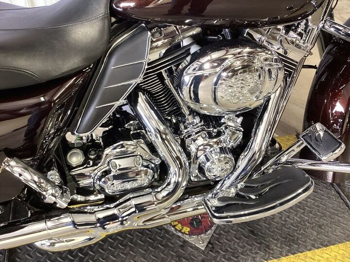 wow factor only 21 684 miles 1 owner 18 and 16 aftermarket chrome flamed