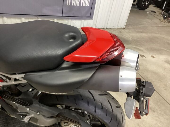 only 992 miles carbon fiber front fender and tank panel hand guards f fabbri