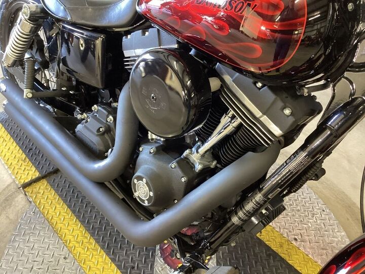 only 6566 miles hd custom flamed paint set vance and hines exhaust hd upgraded