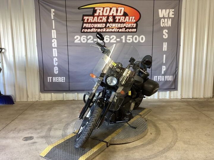only 7210 miles aftermarket exhaust victory hard bags rider and passenger