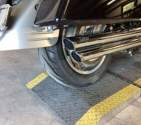 only 6687 miles vance and hines exhaust progressive rear shocks paint matched