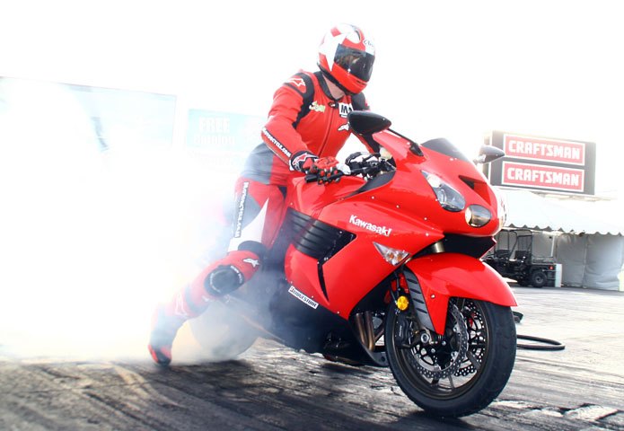 ZX14R & ZZR1400R – The Carbon King ZX14R & ZZR1400R – The Carbon King