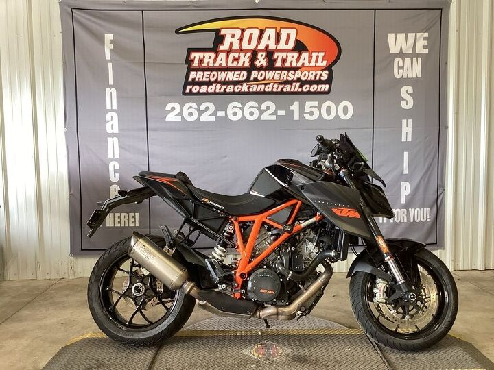 23 592 miles akrapovic exhaust r g frame sliders and front axle sliders wp