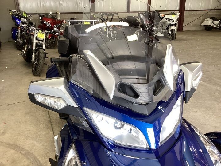 only 12 406 miles reverse power steering abs rack riders backrest rider and