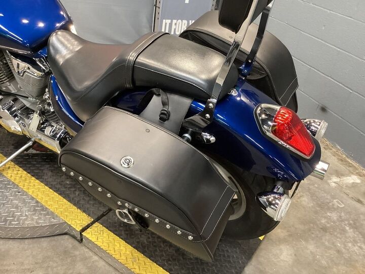 only 12 416 miles vance and hines exhaust high flow intake saddlebags