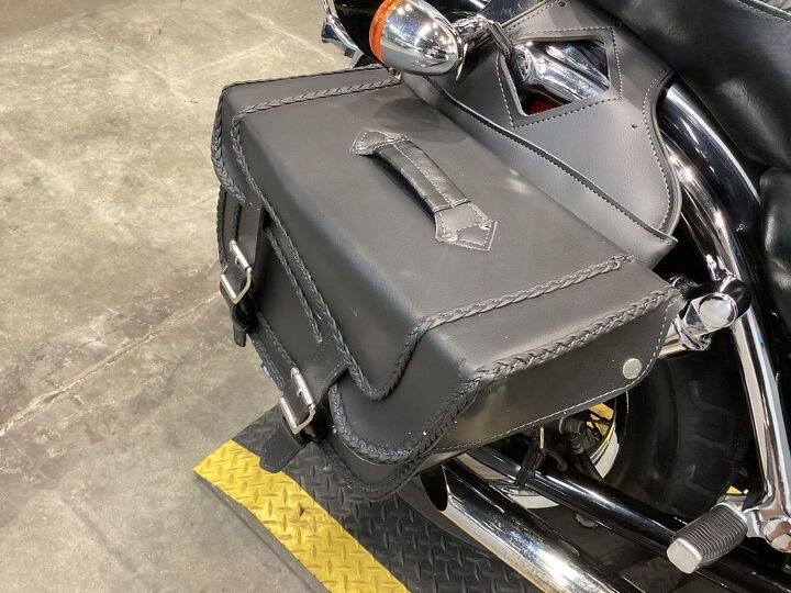only 11 049 miles aftermarket exhaust windshield saddlebags backrest rack