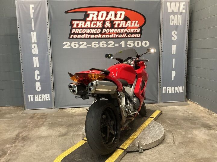 36 104 miles new tires center stand and more clean v 4 sport bike sweet