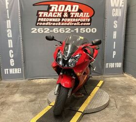 36 104 miles new tires center stand and more clean v 4 sport bike sweet