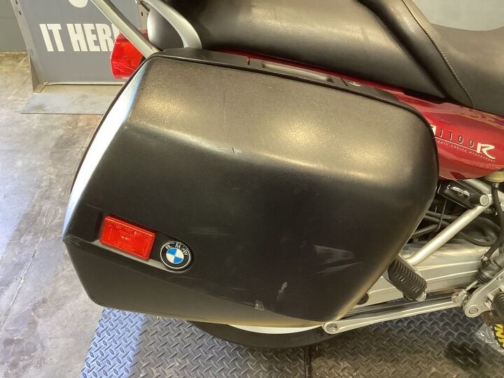 only 25 446 miles bmw hard luggage givi top box bmw windshield hand guards