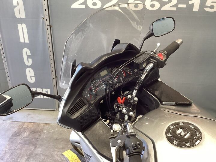 only 17 552 miles honda paint matched top box with passenger backrest led gear