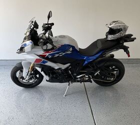 BMW S1000XR, White/Blue/Red