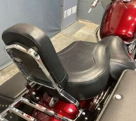 only 25 903 miles vance and hines exhaust mustang seat backrest rack