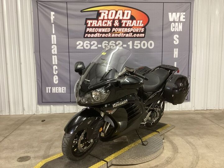 only 199 miles 1 owner abs traction control power adjustable windshield