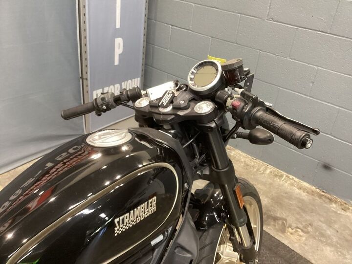 only 2070 miles 1 owner termignoni exhaust abs on board computer and more