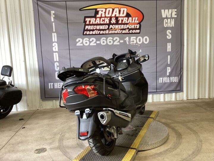 only 15 350 miles abs heated grips headed seats power adjustable windshield