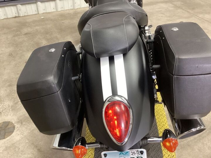 only 696 miles 1 owner viking hard mounted saddlebags abs and 2300cc s of