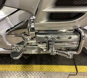57 598 miles reverse audio rack passenger arm rests hwy pegs led bag trim