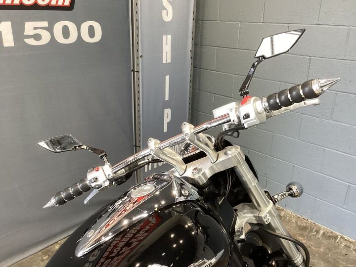 only 15 805 miles backrest rack upgraded grips and mirrors fuel injected and